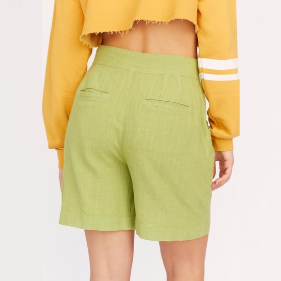 NWOT FREE PEOPLE Aloha Linen Shorts 2 Green High Rise - Picture 2 of 8